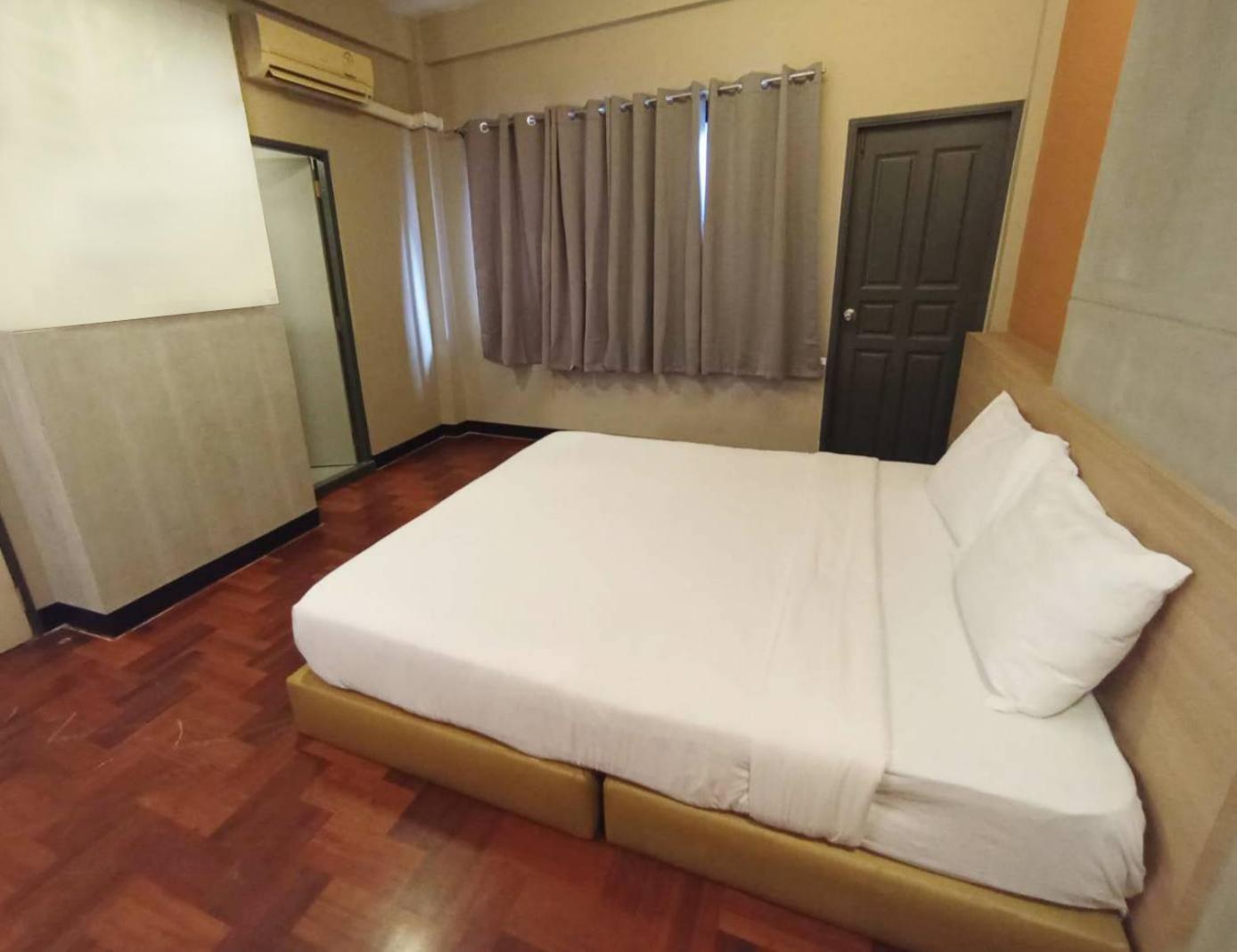 Go Inn Silom - Bts Saint Louis Bangkok Exterior foto